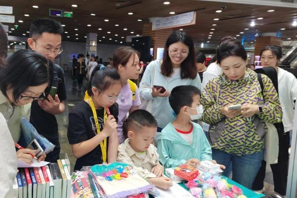 U-20240430115215-132.jpg 6“玩转数字资源”世界读书日有奖答题活动_副本.jpg